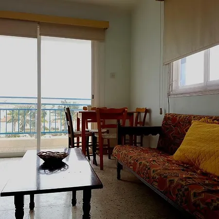 Beach Front アパート *