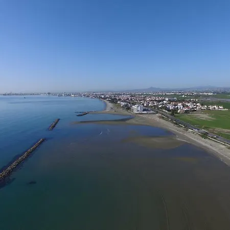 Beach Front 公寓 拉纳卡